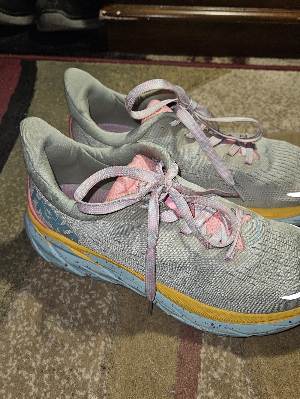 Hoka Clifton 8
